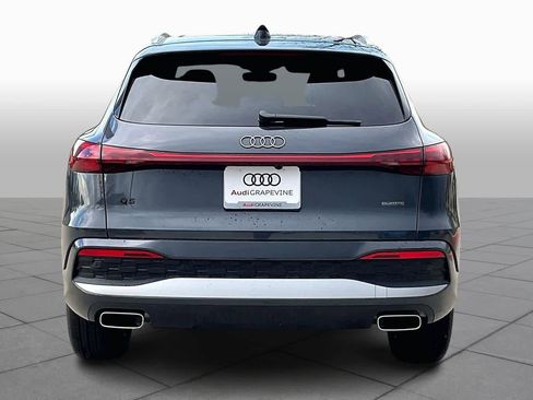 Used 2025 Audi Q5 Premium w/ Convenience Package image 4