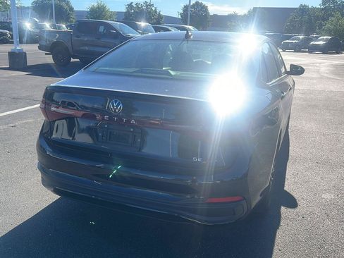 Used 2025 Volkswagen Jetta SE FWD image 6