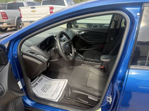 Used 2018 Ford Focus SE FWD image 7
