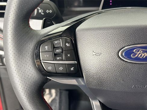 Used 2025 Ford Explorer ST image 18