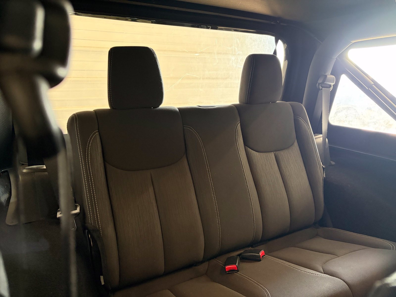 Used 2016 Jeep Wrangler Rubicon w/ Power Convenience Group AWD/4WD image 29