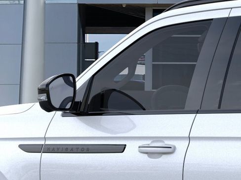New 2026 Lincoln Navigator Reserve w/ Jet Appearance Package AWD/4WD image 20