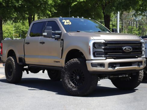 Used 2025 Ford F250 Platinum image 2