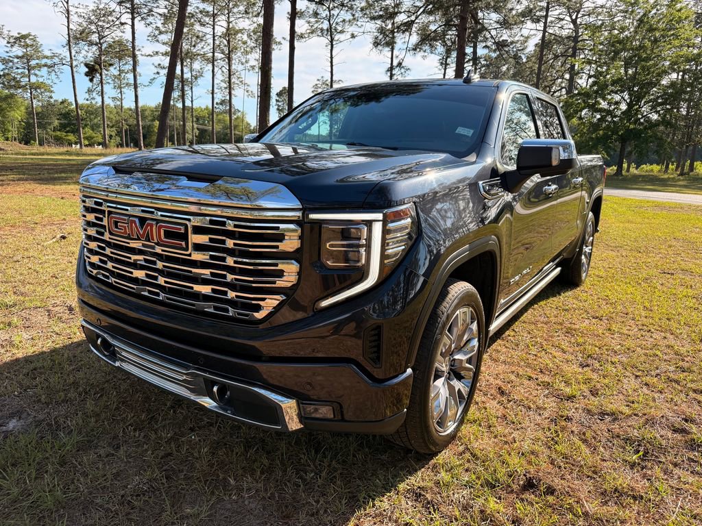 Used 2022 GMC Sierra 1500 Denali w/ Denali Reserve Package AWD/4WD image 1