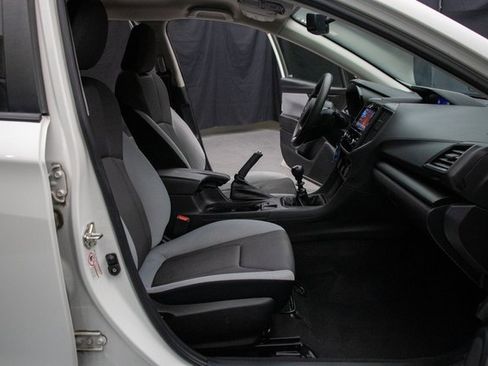 Used 2019 Subaru Crosstrek 2.0i image 16