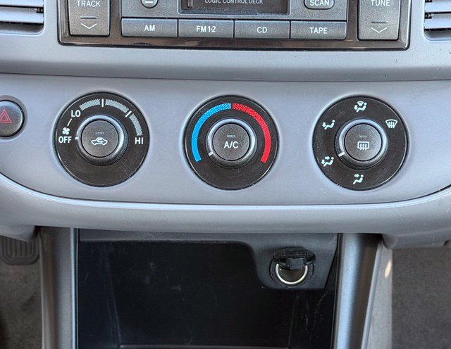 Used 2004 Toyota Camry LE FWD image 22