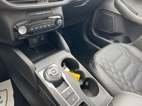 Certified 2023 Ford Escape Platinum w/ Premium Technology Package image 15