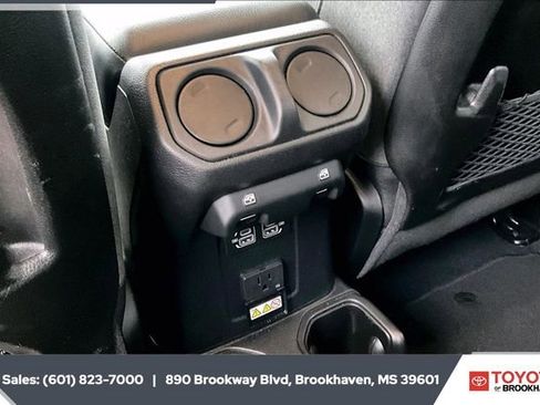 Used 2025 Jeep Wrangler Unlimited Rubicon image 23