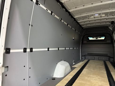 Used 2026 Mercedes-Benz Sprinter 2500 image 22