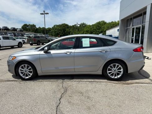 Used 2020 Ford Fusion SE FWD image 4