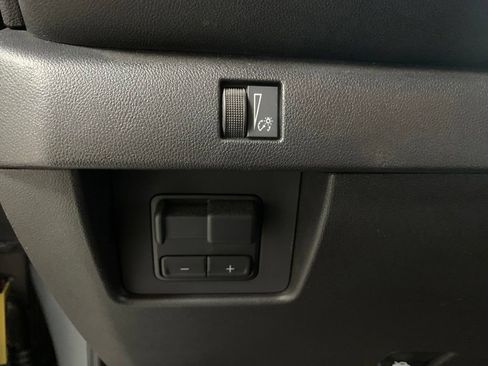 Used 2023 Chevrolet Colorado Trail Boss w/ Technology Package AWD/4WD image 16