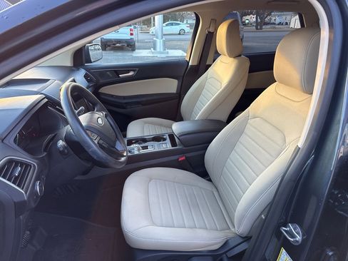 Used 2024 Ford Edge SE image 8