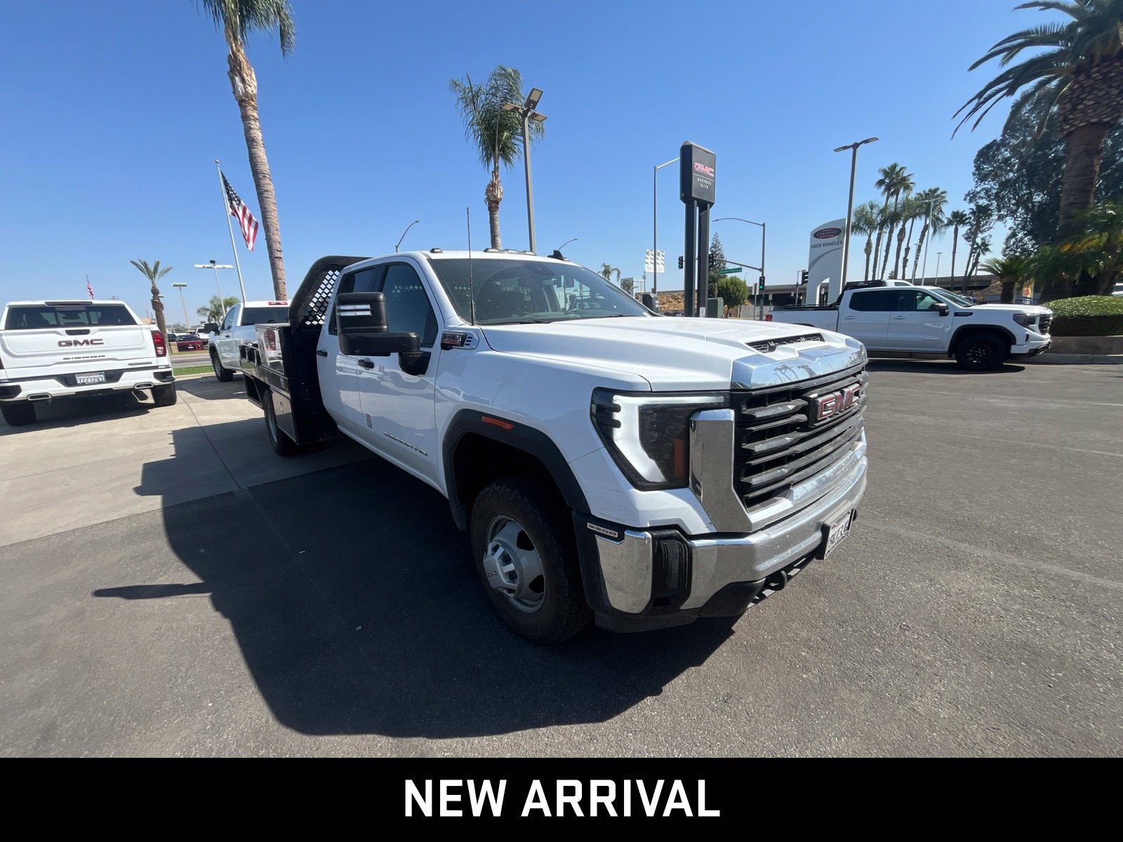 Used 2026 GMC Sierra 3500 Pro w/ Convenience Package AWD/4WD image 3