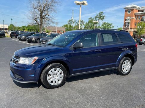 Used 2020 Dodge Journey SE w/ SE Popular Equipment Group FWD image 3