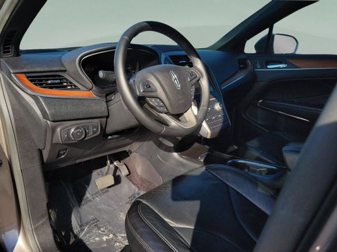 Used 2017 Lincoln MKC Reserve image 25