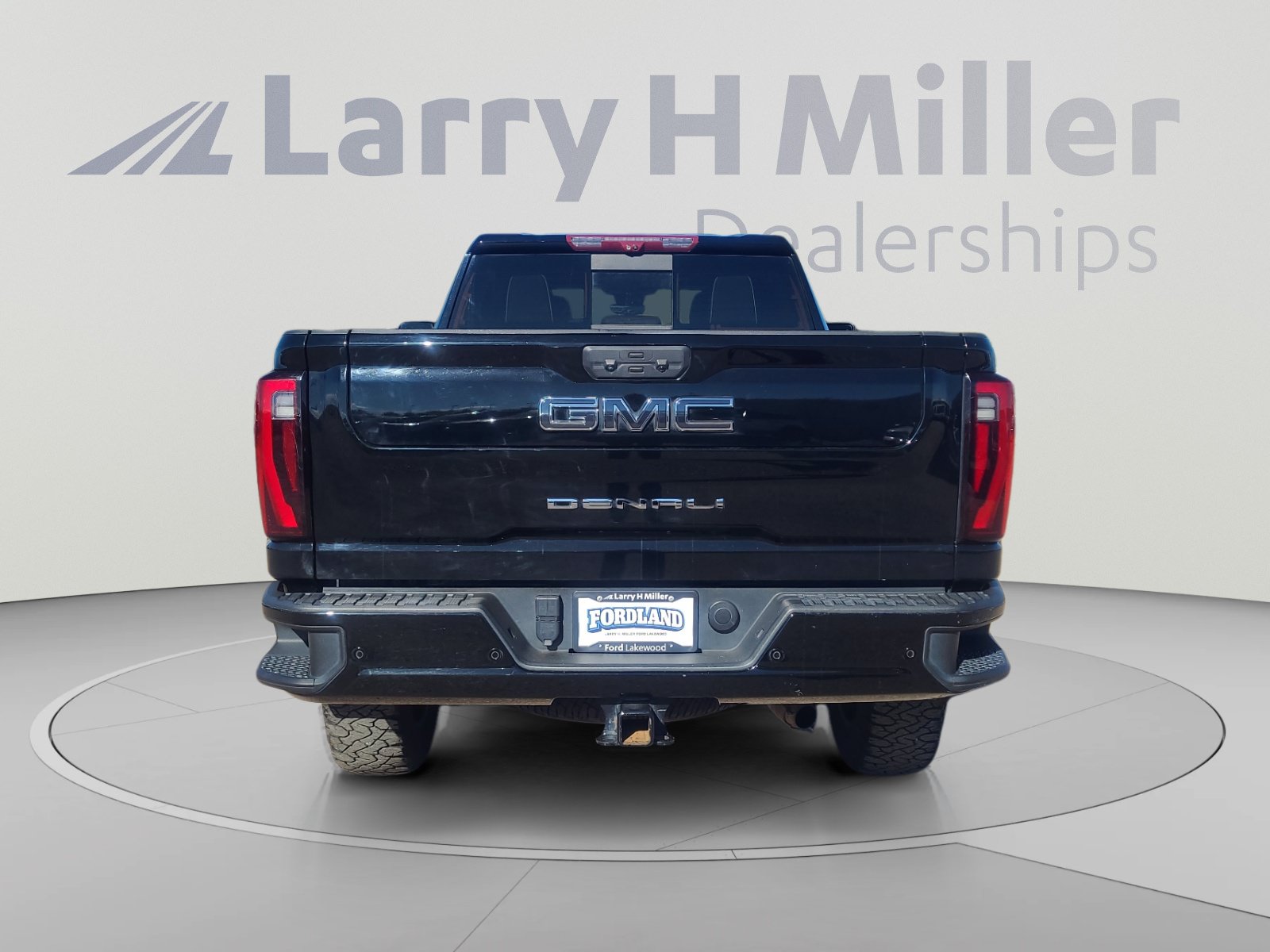 Used 2024 GMC Sierra 2500 Denali Ultimate w/ LPO, GMC Protection Package AWD/4WD image 4