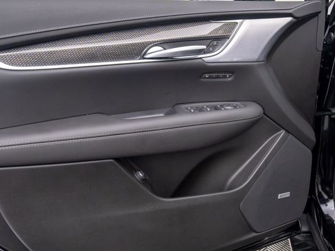 New 2025 Cadillac XT5 Sportv w/ Technology Package AWD/4WD image 14