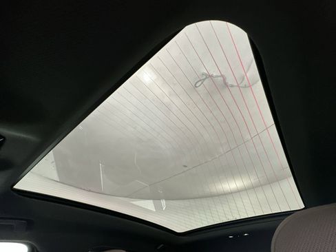 Used 2025 BMW 740i xDrive image 26