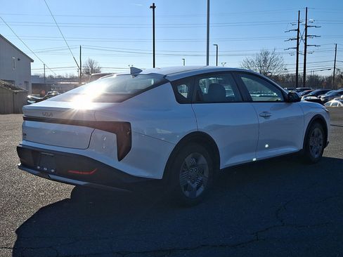 New 2025 Kia K4 LX image 3