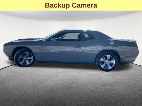 Used 2019 Dodge Challenger SXT image 6