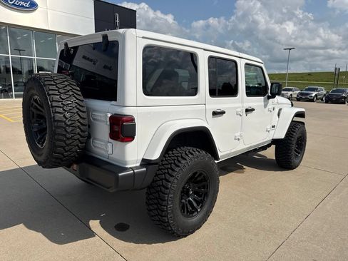 Certified 2026 Jeep Wrangler Unlimited Sahara AWD/4WD image 27