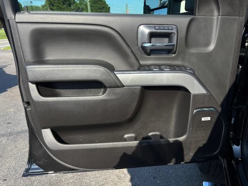 Used 2019 Chevrolet Silverado 2500 LTZ w/ Duramax Plus Package AWD/4WD image 12