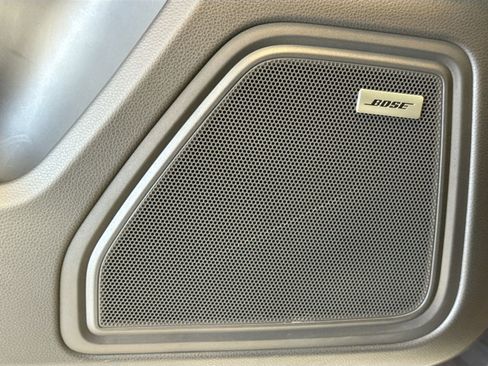 Certified 2025 Porsche Macan AWD/4WD image 12