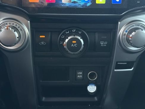 Used 2016 Toyota 4Runner SR5 AWD/4WD image 18