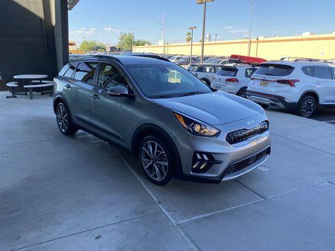Used 2022 Kia Niro Touring Special Edition image 6