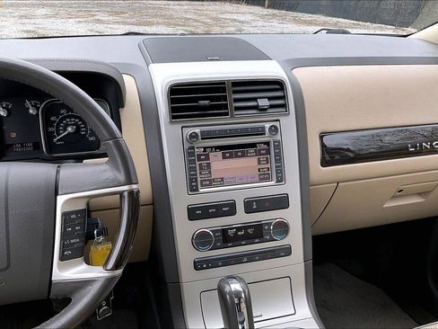 Used 2008 Lincoln MKX AWD image 6