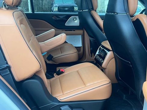 Used 2021 Lincoln Aviator Black Label w/ Dynamic Handling Package image 13