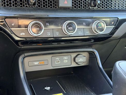 Used 2025 Honda CR-V EX-L image 5