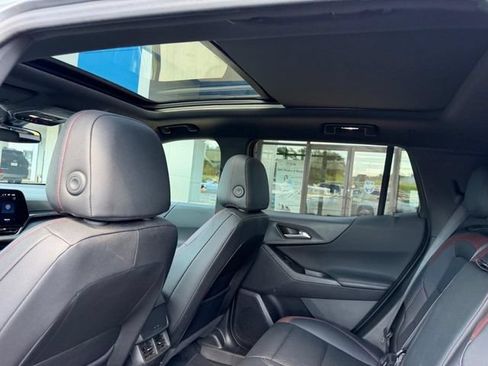 Used 2025 Chevrolet Equinox RS FWD image 11