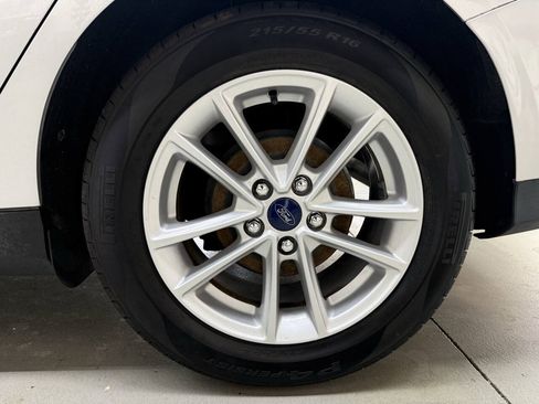 Used 2017 Ford Focus SE FWD image 28