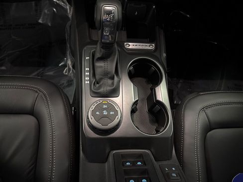 New 2025 Ford Bronco Outer Banks w/ Black Appearance Package image 24