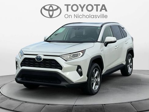 Used 2021 Toyota RAV4 XLE Premium image 1