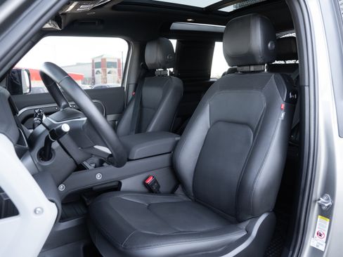 Used 2023 Land Rover Defender 90 X-Dynamic SE image 22