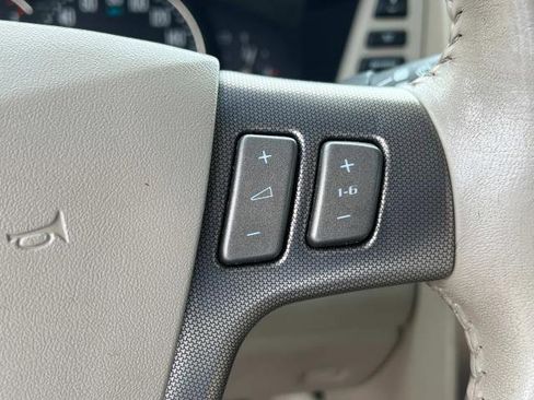 Used 2005 Cadillac XLR image 21