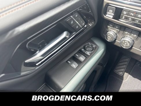 New 2026 GMC Yukon XL AT4 AWD/4WD image 10