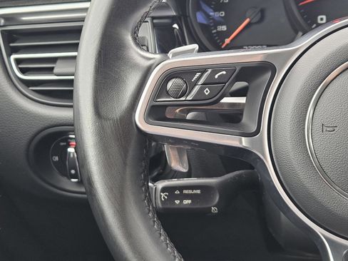 Certified 2020 Porsche Macan image 27
