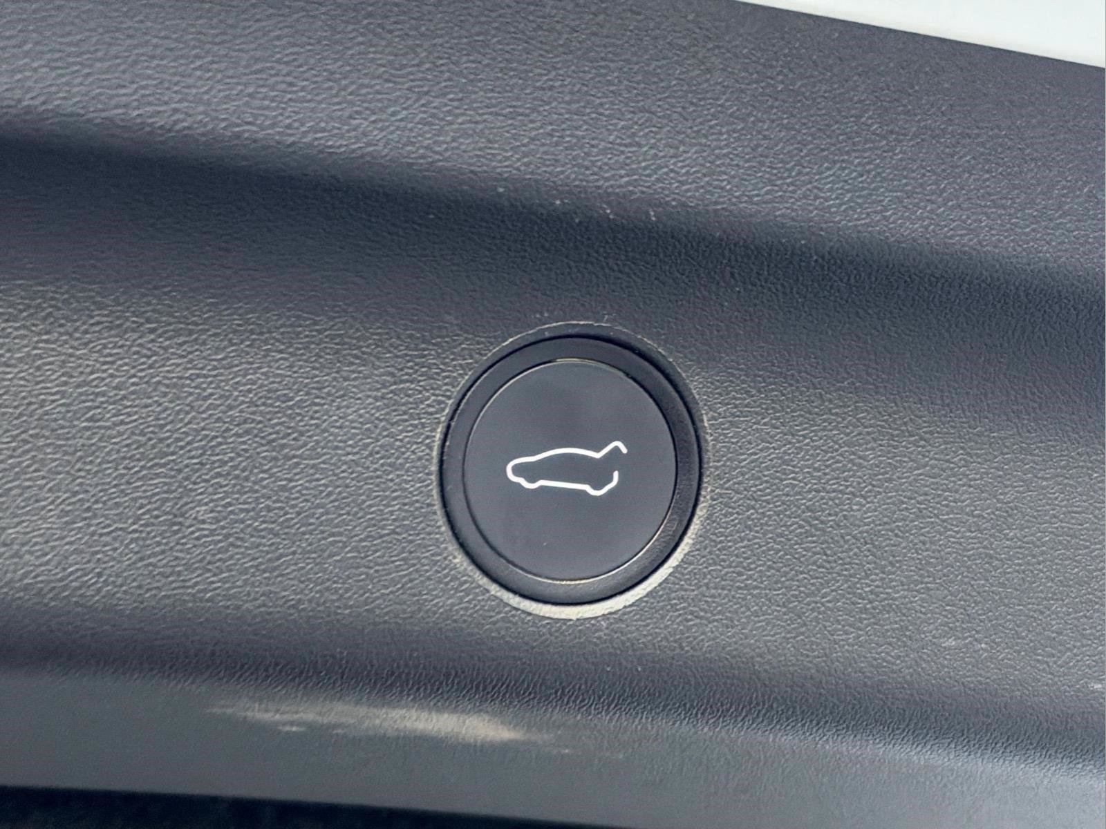 Used 2020 Tesla Model Y Long Range AWD/4WD image 6