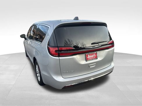 Used 2023 Ford Expedition XLT image 40