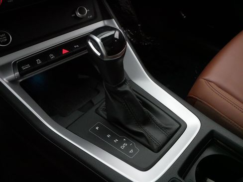 Used 2024 Audi Q3 2.0T Premium Plus w/ Premium Plus Package image 24