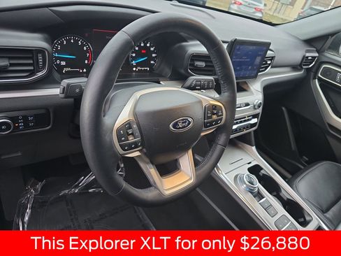 Used 2023 Ford Explorer XLT w/ Equipment Group 202A RWD image 25
