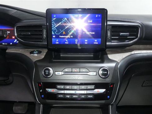 Used 2020 Ford Explorer Platinum image 38