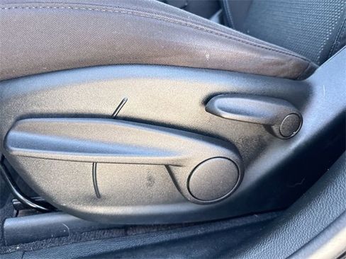 Used 2019 Jeep Cherokee Latitude w/ Popular Appearance Group image 18