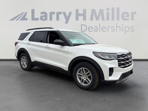 New 2026 Ford Explorer Active image 7