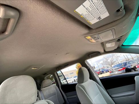 Used 2012 Toyota Highlander FWD image 12