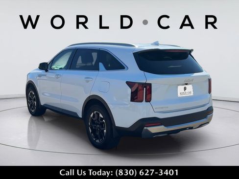 Used 2025 Kia Sorento S FWD image 16