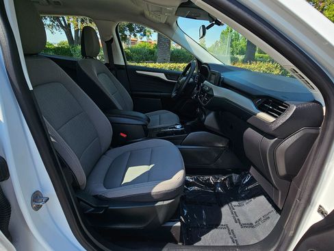 Used 2022 Ford Escape S image 27